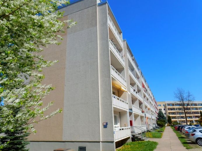 Frei ab Oktober: Frisch renovierte 4-Raum-Wohnung in Königshufen – Photo 1