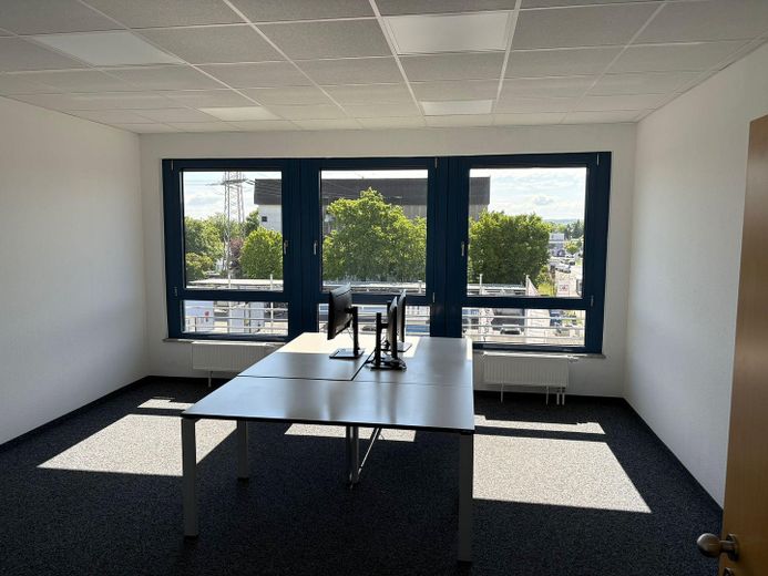 Repräsentatives Chefbüro 60 m² + Büro 38 m² – ab 750 € all-in, FFM – Büro 3