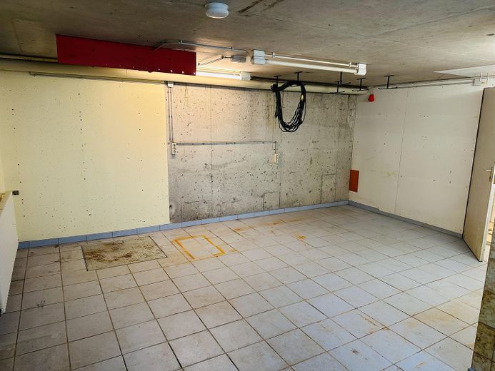 Großzügiges 1-2 Familienhaus in Traumlage – Hobby UG