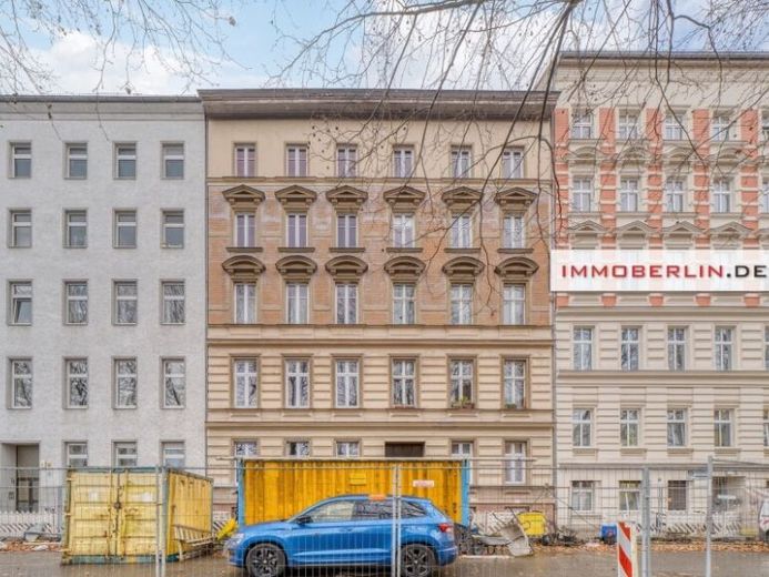 IMMOBERLIN.DE - Toplage! Klassisches Mehrfamilienhaus mit Ausbaupotential – फोटो 1