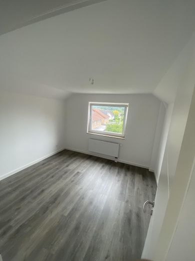 Zentrale 3 Zimmer Wohnung in Lohmar, Klimaanlage, Balkon – 2. Schlafzimmer