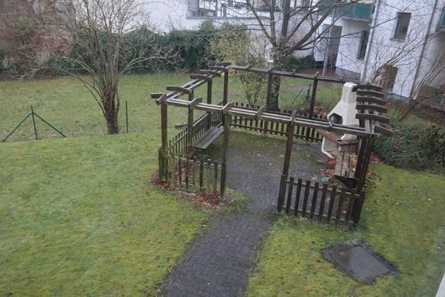 Großzügige 2-Zimmer mit neuem Laminat, Dusche und Balkon in ruhiger Lage! – SAM_2587