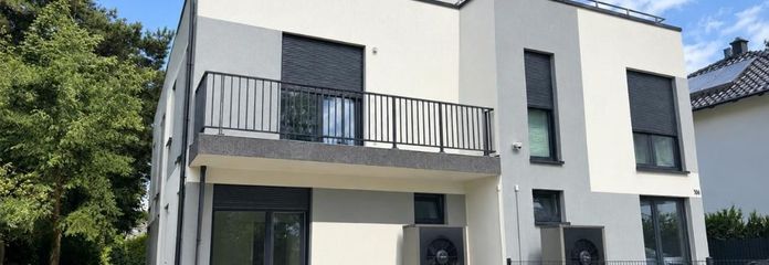 Berlin-Müggelheim’de A+ enerji sınıfında yeni yapılmış ikiz villa – 150 m², geniş çatı terası, komisyonsuz