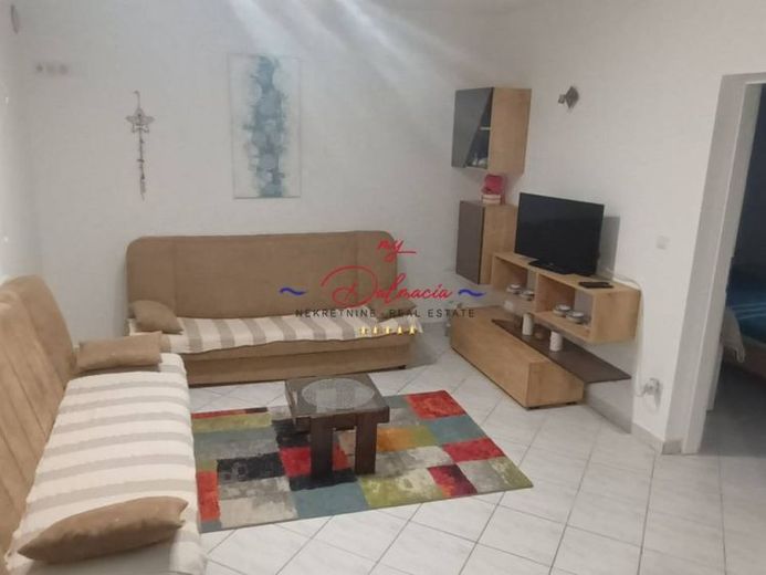 Vir, schönes Apartment im Erdgeschoß, 150m zum Meer – Foto 1