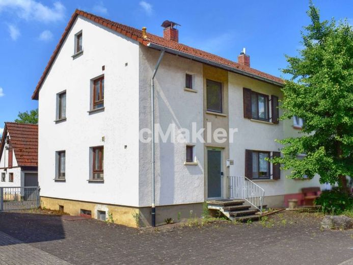 Ihr Familienprojekt: Doppelhaushälfte mit Garten, Garage, Schuppen auf 444 m² mit viel Potenzial – Foto 1