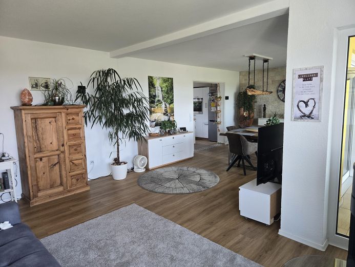 Einfamilienhaus in traumhafter Lage mit Panoramablick auf Bodensee und Schweizer Berglandschaft – Wohn-und Esszimmer 2
