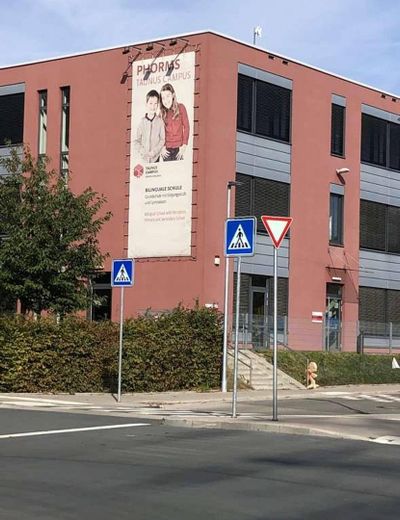 Alternative zum Reiheneckhaus – Terrassenwohnung mit Neubaukomfort – Privatschule