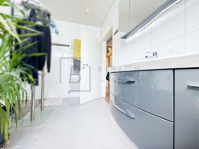 Mehrfamilienhaus mit Seltenheitswert - 448 m² Wohnfläche, 1.230 m² Grundstück und vielseitige Nutzungsmöglichkeiten – Bad EG
