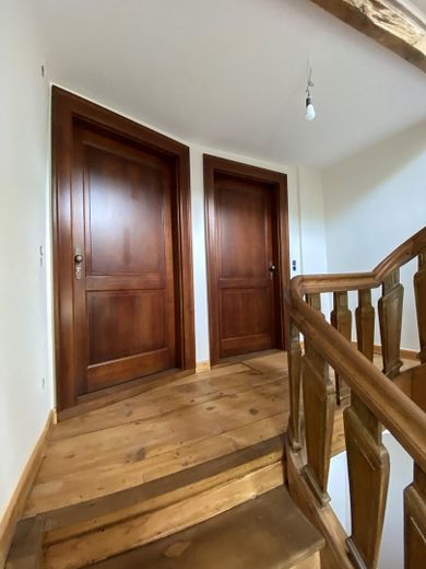 Modernisierte 4 Zimmer/Kü/Bad/Gäste WC in zentraler Kurparklage – Wohnungseingangstür