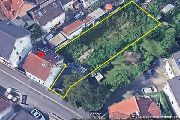 10218 - Bad Homburg – Kirdorf में 3 पंक्तिबद्ध मकानों के निर्माण की अनुमति वाला भूखंड!