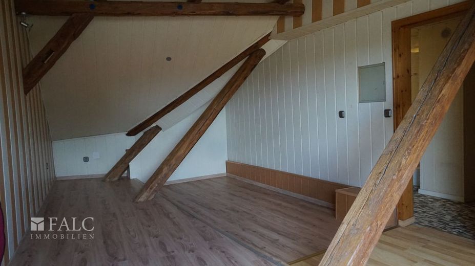 Komplette saniert 300 m² Fachwerkhaus und ca. 2.800 m² Grundstück – Bereich DG