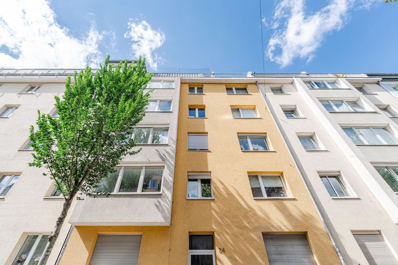 Kernsanierte 2-Zimmer-Wohnung in Derendorf | HSD | Einbauküche | teilmöbliert – Gebäude