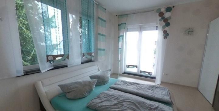 Moderne Luxusvilla: 432 m² Wohnfläche, PV-Anlage, Wärmepumpe & Sauna – Schlafzimmer
