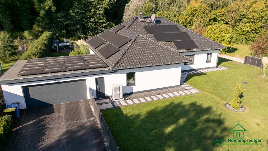 Exklusives modernes Einfamilienhaus mit Garten und Doppelgarage - für den Käufer provisionsfrei – Foto 5
