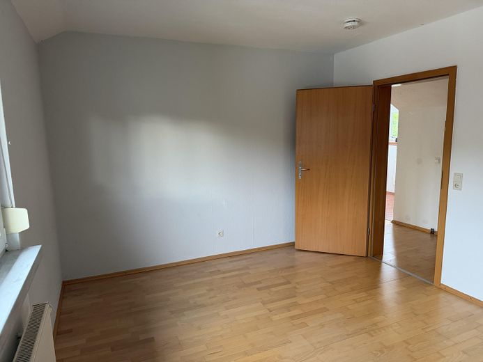 Schöne helle 97m2 große Maisonette Wohnung in Wiesloch-Baiertal – Schlafzimmer DG