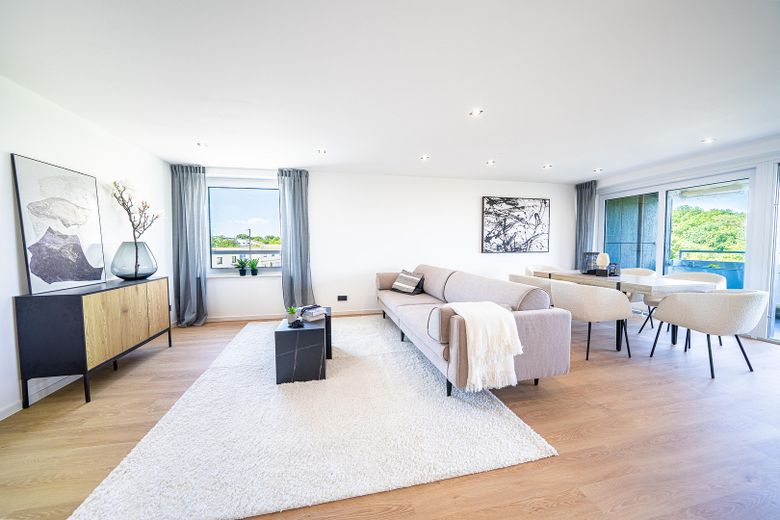 Wohnzimmer & Esszimmer 2