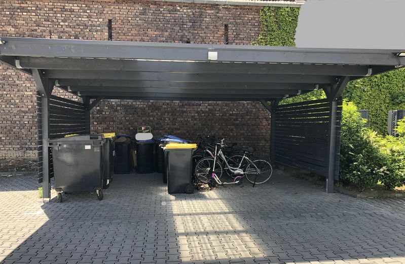 Fahrrad- und Mülltonnenplatz