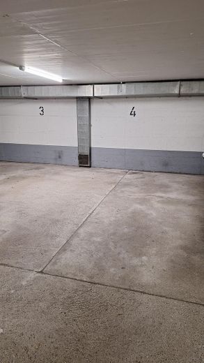 Tiefgaraggenstellplatz