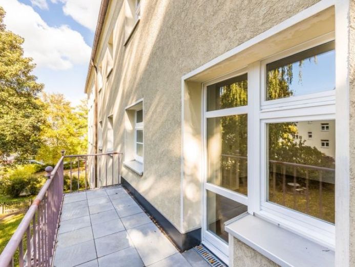 Mieszkanie w starym budownictwie z balkonem w dzielnicy-ogrodzie – Zdjęcie 1