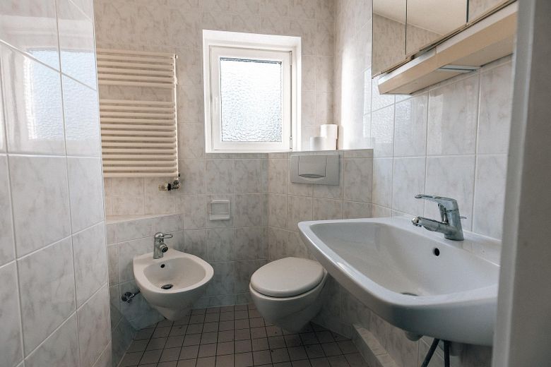 Traumhaftes Gartengrundstück 507qm Nähe Isarhochufer in Pullach mit großem Potential – Badezimmer 1.OG