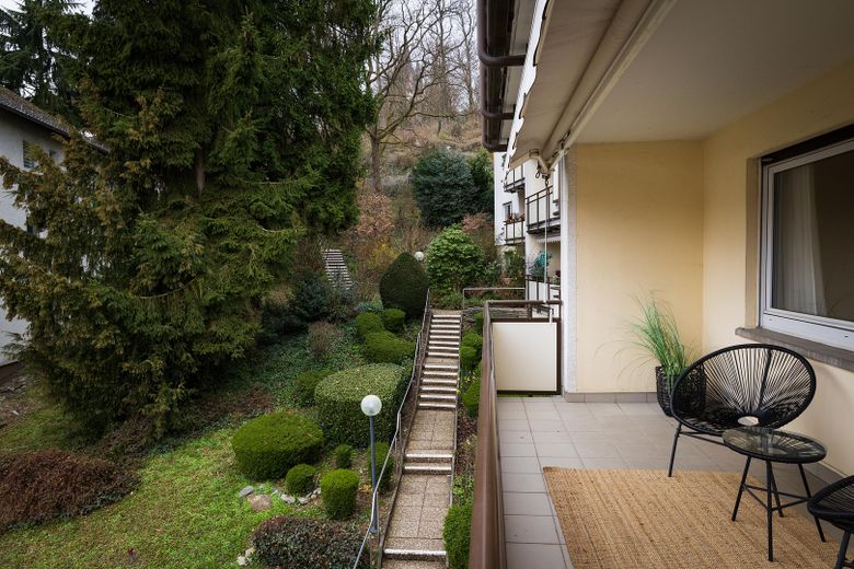 Gotowe do zamieszkania mieszkanie po remoncie: 4 pokoje, balkon i widok na zamek w centrum Königstein – Balkon