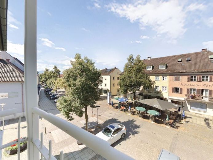 Frisch sanierte 2-Zimmer-Wohnung mit Balkon in zentraler Lage von Freilassing – Foto 1