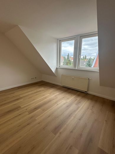 2 habitaciones recién renovadas directamente en la plaza del mercado – Wohnzimmer