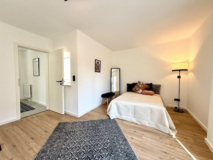 Zimmer 2 EG (vor Terrasse)