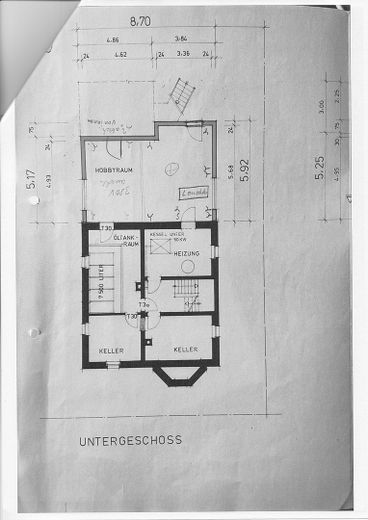 Zweifamilienhaus mit Potenzial: Eine Wohnung bezugsfertig, eine Wohnung zum gestalten und mit viel Raum für eigene Ideen – Foto 23
