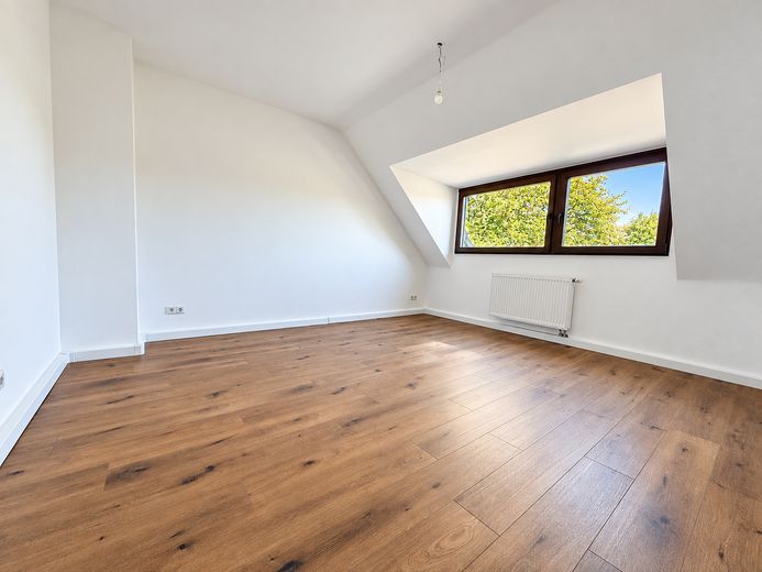Sogno mansardato + giardino + sottotetto - subito disponibile – Foto 1