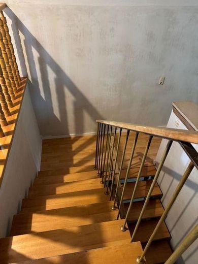 Lohmar-Rösrath-Einfamilienhaus für Individualisten Wald bis ans Haus, bezugsfrei – Treppe zum Wohnbereich