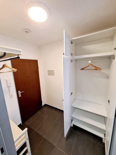 Kleiderschrank