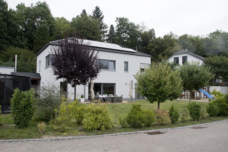 Esclusiva casa unifamiliare KfW-40 in tranquilla posizione a pendio esposto a sud – di alta qualità ed efficiente dal punto di vista energetico – Foto 41