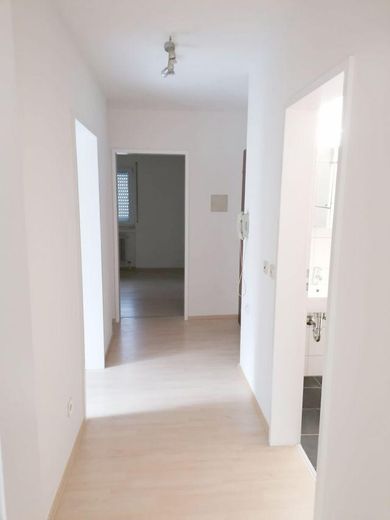 Sehr, schöne, helle 2 Zi-Whg mit EBK, Terrasse und Autoabstellplatz in Würzburg-Frauenland – Foto 4
