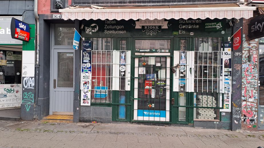 Residential and commercial building Vor dem Steintor from private owner – Laden aktuell