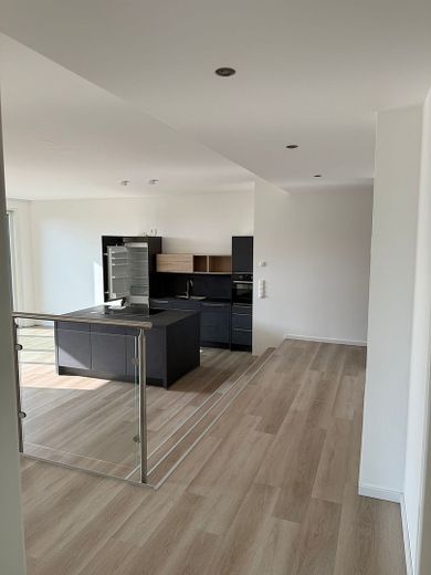 Wonen in het groen en toch dicht bij Dresden – hoogwaardige 3-kamerwoning met terras. – Foto 6