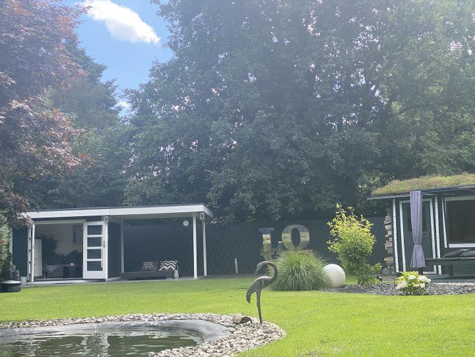 Exklusives Einfamilienhaus mit Wellnessgarten – Wohnen auf höchstem Niveau – Gartenhaus und Saunahaus