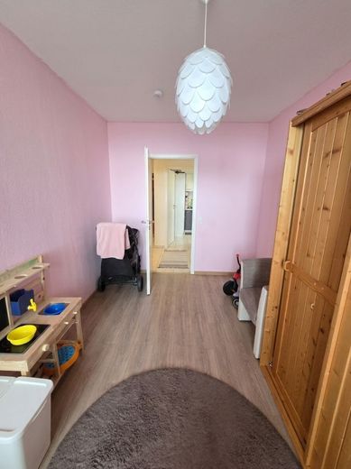 3-Zimmer-Wohnung mit Weitblick in zentraler Lage von Dietzenbach – Kinderzimmer Bild 2