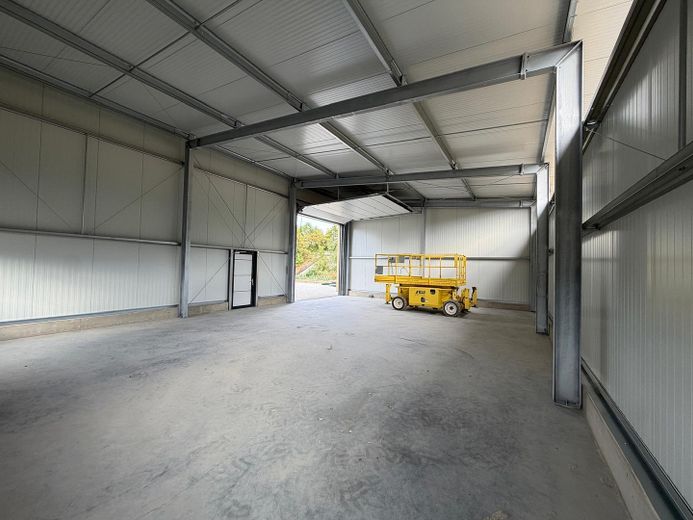 Capannoni commerciali versatili a Buseck (Zeilstraße) in affitto – Halle 2
