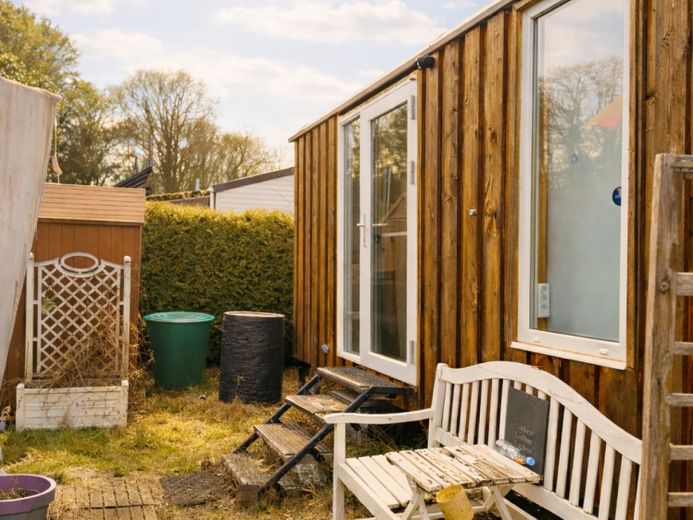 Sommer Aktion! Tiny House / Bauwagen aus Lärchenholz auf Pachtgrundstück in Xanten – Foto 1