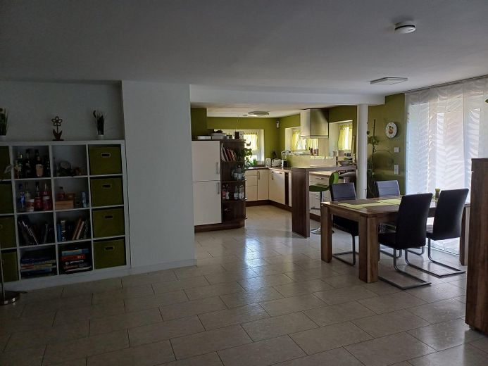 DHH in Gerlingen mit Energieffizienzklasse A+ mit PV-Anlage, Solar, Wärmepumpe und Klima – Foto 2