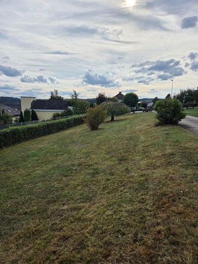 Casa con vistas panorámicas y parcela de 1.213 m²: mucho espacio y potencial – Garten