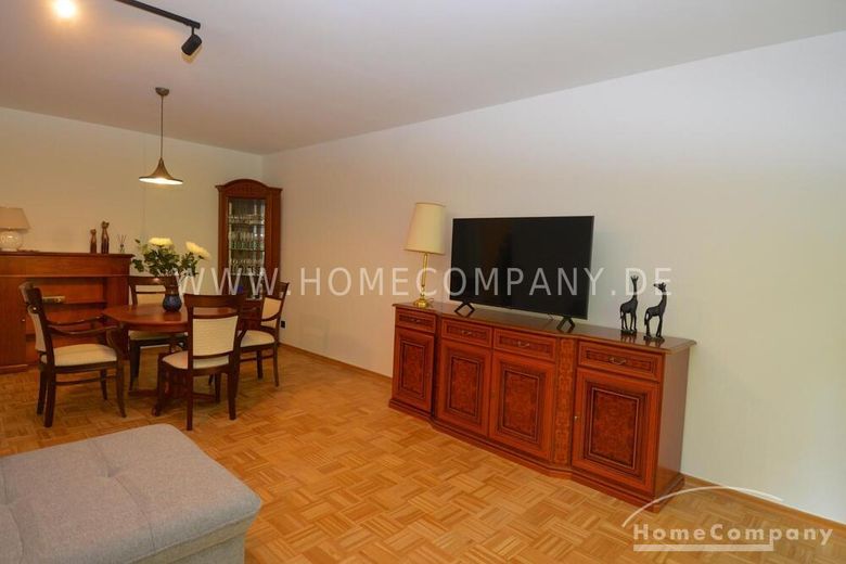 Sehr große 2 Zimmer Wohnung in Westend mit Balkon – ae3c2553db2ba63acc50cff95e05f9479905ddd6.jpg