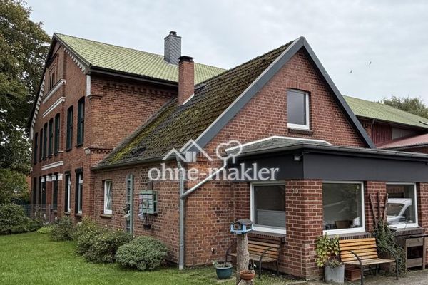 Resthof mit Nebengebäude und bebauugsfähigem Grundstück