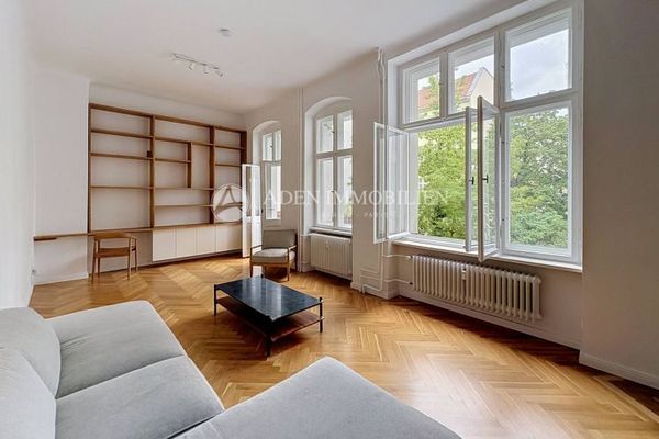 Modern and light-filled 4-room apartment in Berlin-Charlottenburg