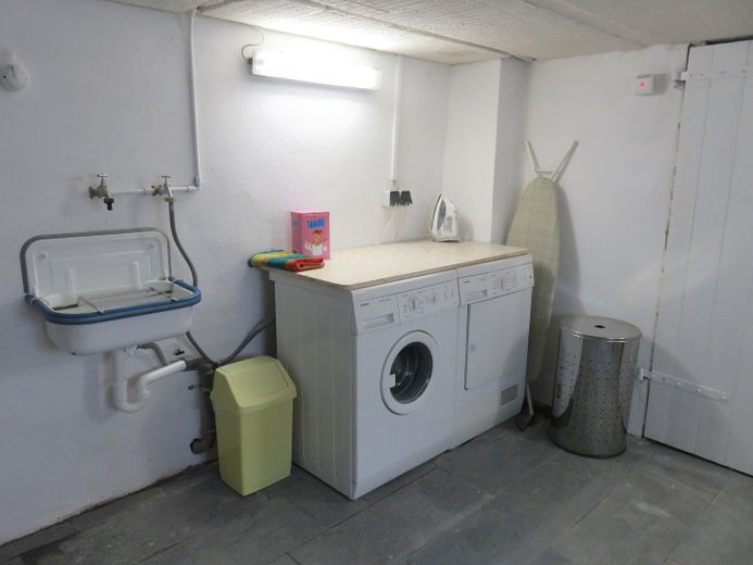 Freistehendes Haus - energetisch saniert - 120 qm – Waschküche 1