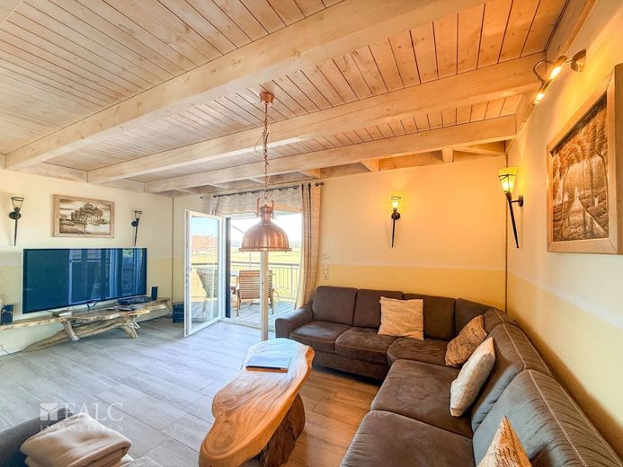 Wohnung mit Penthouse Charakter nur ca. 150 m zur Ostsee – Wohnzimmer