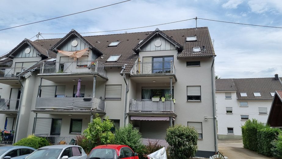 Eigennutzer aufgepasst: Helle, neuwertige Eigentumswohnung in Differten zu verkaufen! – Rückseite Wohnung rechts