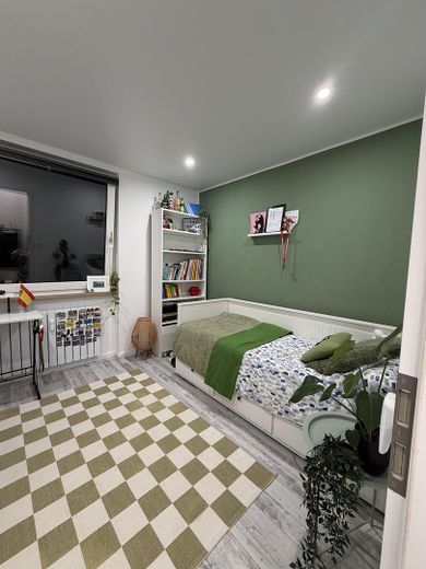 Exklusive, modernisierte 4 Zimmer Eigentumswohnung in Braunschweig Watenbüttel – Schlafzimmer Kind 1