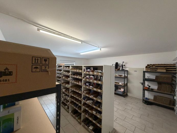Stadecken-Elsheim LAGERBÜRORAUM IM EG – Lager 